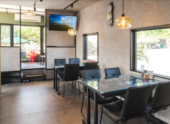 ドライブインナナチ